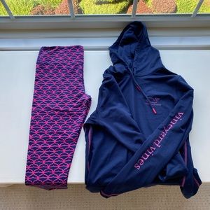 Vineyard vines leggings and hooded performance set